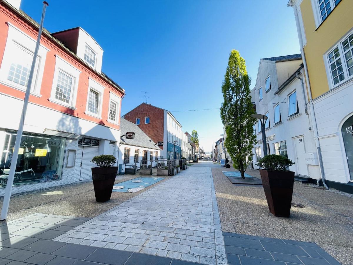 Aday - Charming Apartment In The Pedestrian Street Of Фредериксхавн Экстерьер фото
